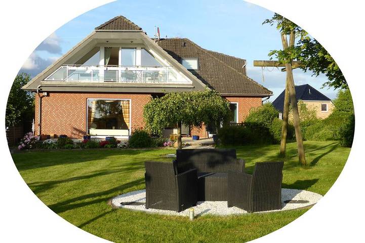 Ferienwohnung für 4 Personen, mit Garten und Whirlpool sowie Balkon