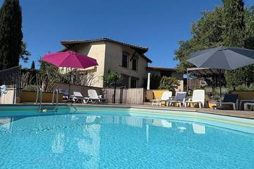 Cottage pour 8 personnes, avec jardin et terrasse à Pradons