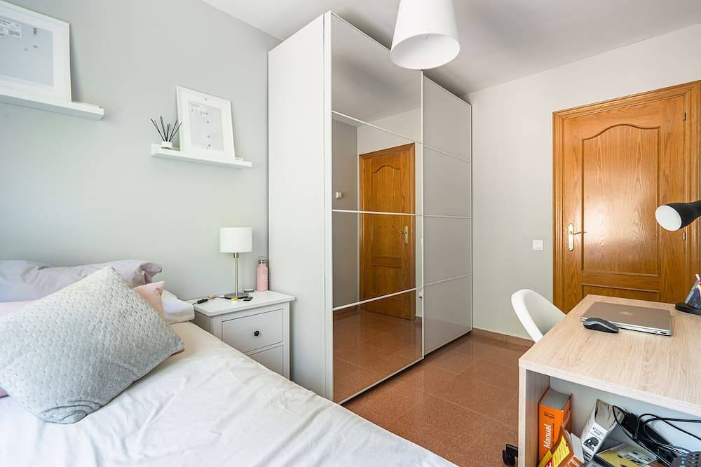 Ganze Wohnung, Cozy 1-bedroom apartment in lovely Calella with Ac, Wifi in Calella, Costa del Maresme