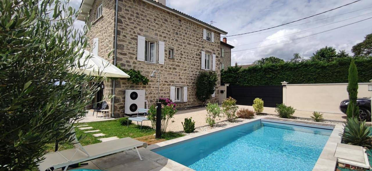 Appartement de vacances entier, Double Room with Private Bathroom in Soucieu-en-Jarrest, Lyon et ses environs
