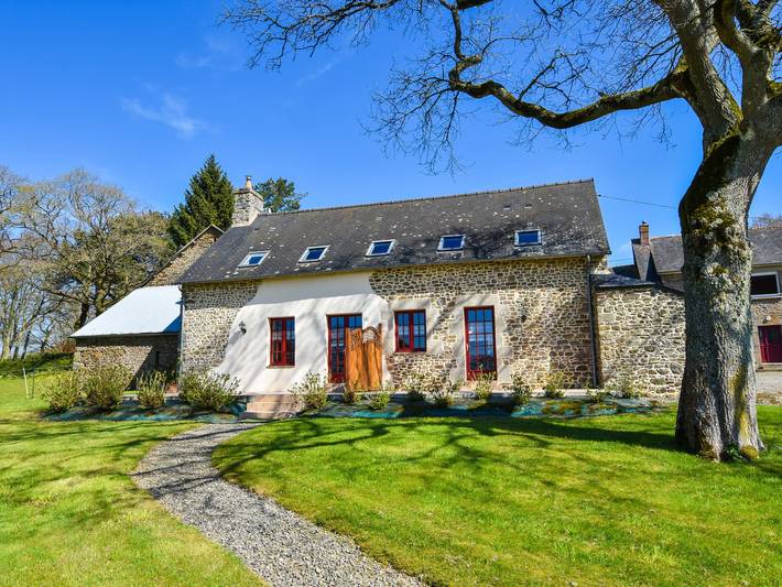 Location de vacances pour 4 personnes, avec Terrasse et Jardin à Bonnemain