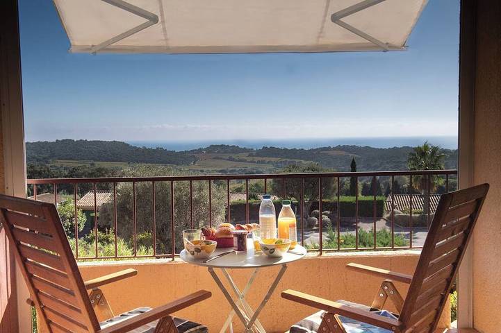 Ferienwohnung für 3 Personen, mit Pool und Balkon in La Croix-Valmer