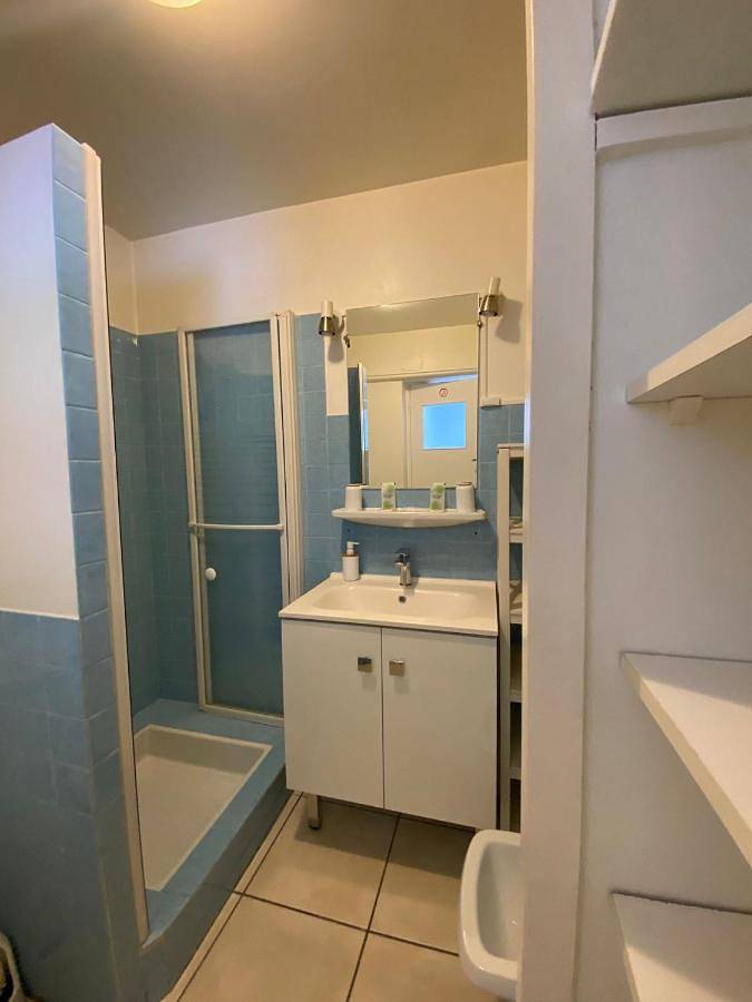 Double Room with Private Bathroom in Urrugne, Région de Bayonne