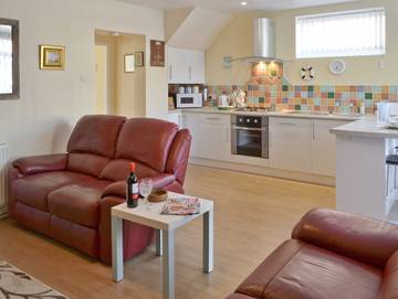 Log Cabin for 2 People in Newbiggin-by-the-Sea, Northumberland, Photo 2