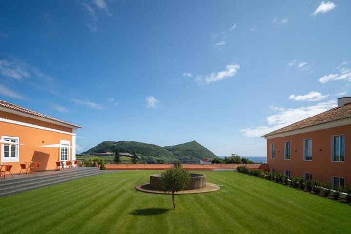 Hôtel pour 2 personnes, avec vue ainsi que piscine et jardin à Angra do Heroísmo - 2