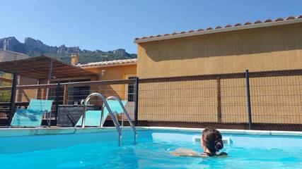 Gîte pour 8 personnes, avec jardin et piscine dans Gorges du Verdouble