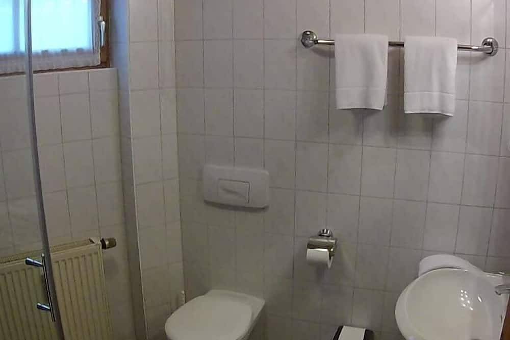 Ganze Wohnung, 55qm große Ferienwohnung auf zwei Ebenen mit Sonnengarten für 2 bis 4 Personen in Haidmühle, Ostbayern