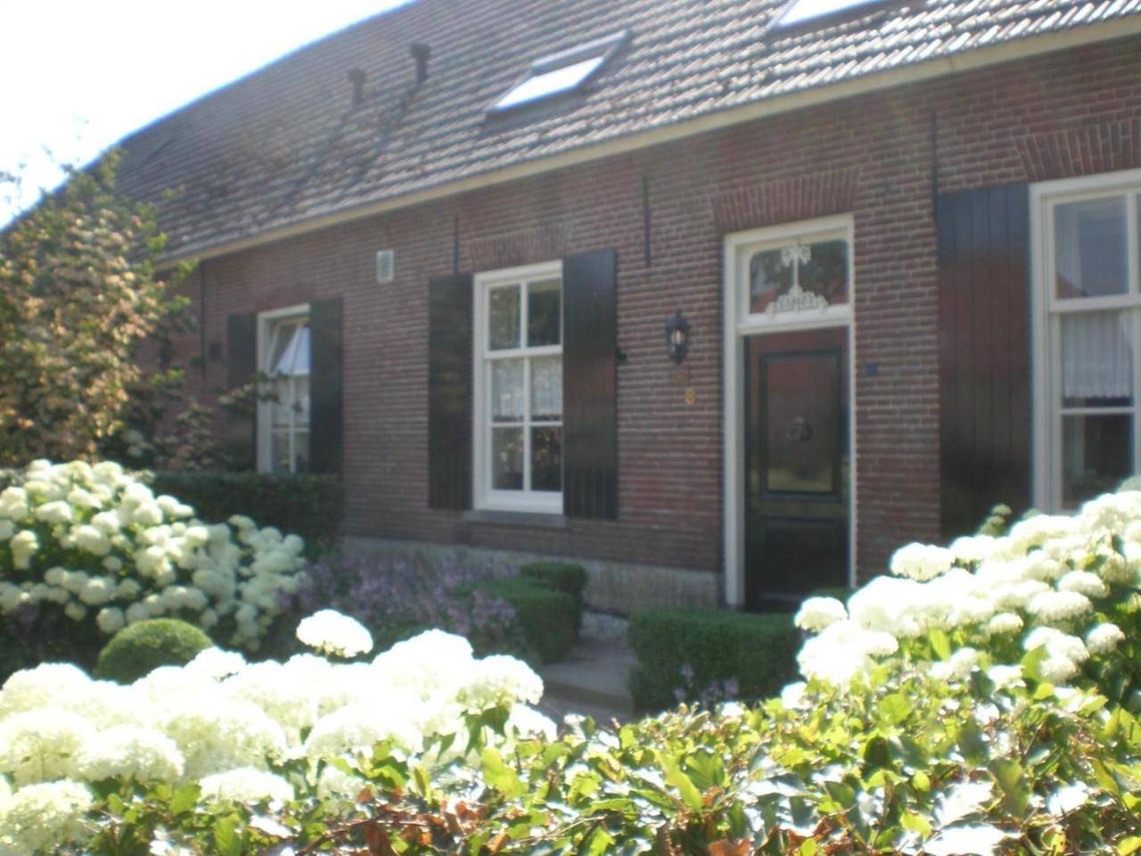Family Room with Shared Bathroom in Haaren, Noord-Brabant