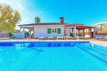 Holiday home in Muro, North Majorca für 10 