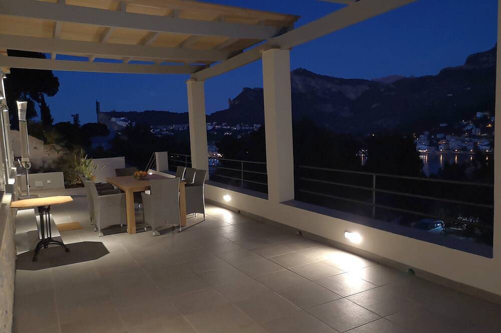 Traumhafte Lage mit Meerblick im Tramuntana-Gebirge Port Sóller in Port de Sóller, Sóller