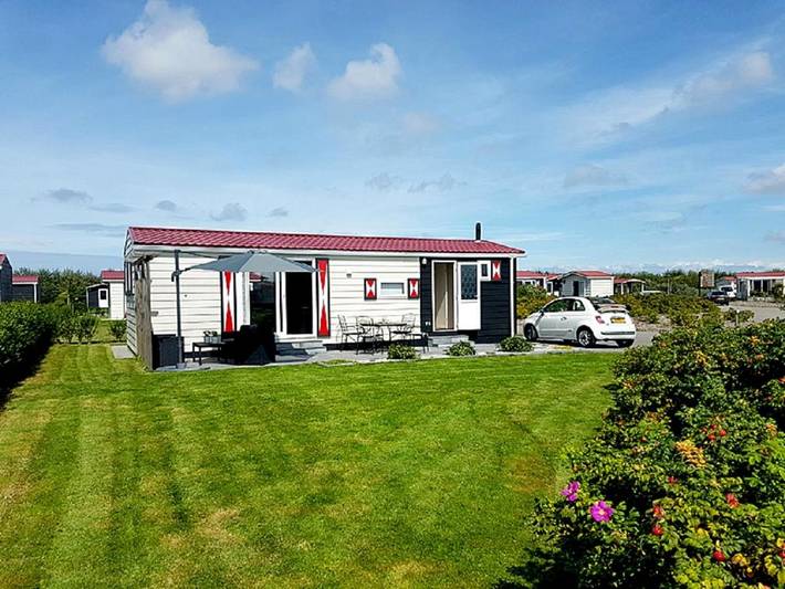 Hütte für 6 Personen, mit Terrasse und Ausblick in Serooskerke