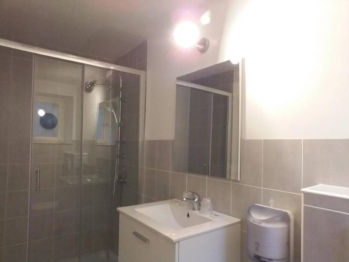 Location de vacances pour 4 personnes, avec vue sur le lac ainsi que terrasse et vue, animaux acceptés dans Le Mayet-de-Montagne - 4