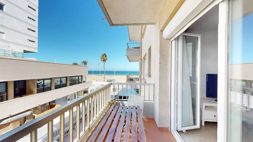 Gîte pour 5 personnes, avec balcon dans Casino Du Canet En Rousillon