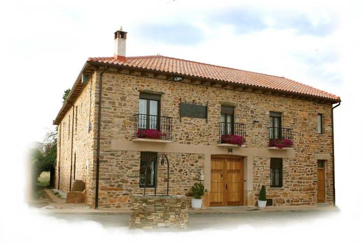 Casa rural para 2 personas, con Terraza además de Jardín y Vistas en Cebrones del Río