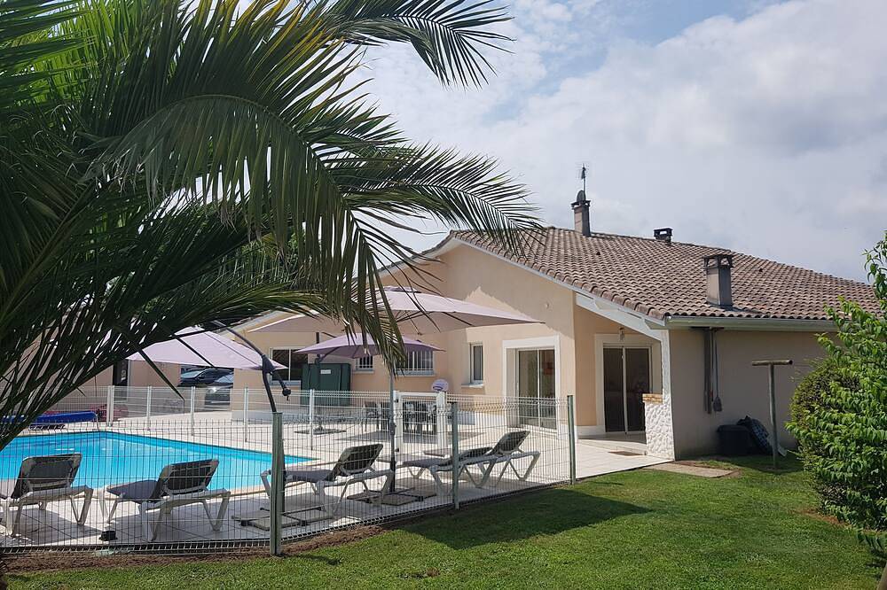 Villa 4 * With Heated Swimming Pool Close To Hossegor Capbreton in Saint-Vincent-de-Tyrosse, Côte d’Argent