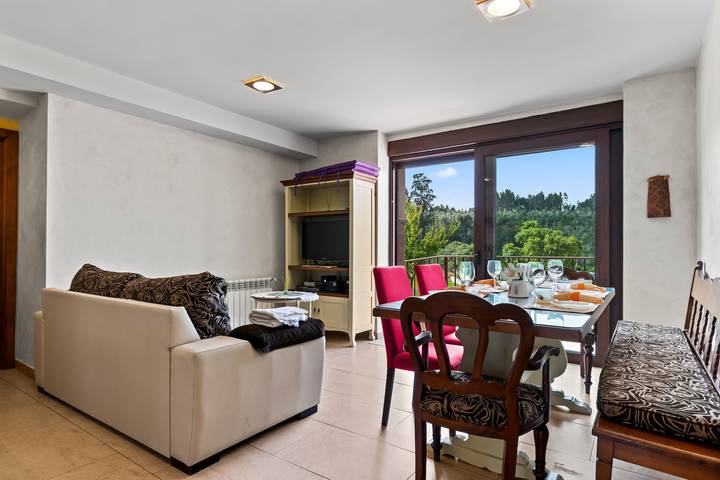 Apartamento inteiro, Apartamento 'La Llosa' com vista para a montanha, terraço privado e Wi-Fi in Carreño, Costa Verde (Espanha)