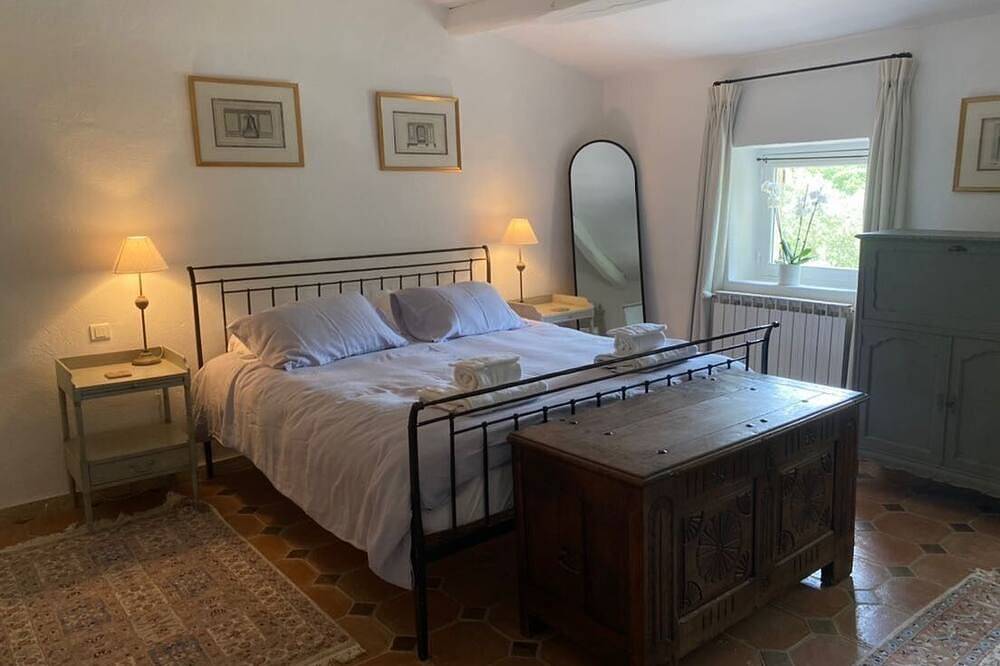 Charming renovated stone property within the village of La Garde Freinet. in La Garde-Freinet, Côte méditerranéenne (France)