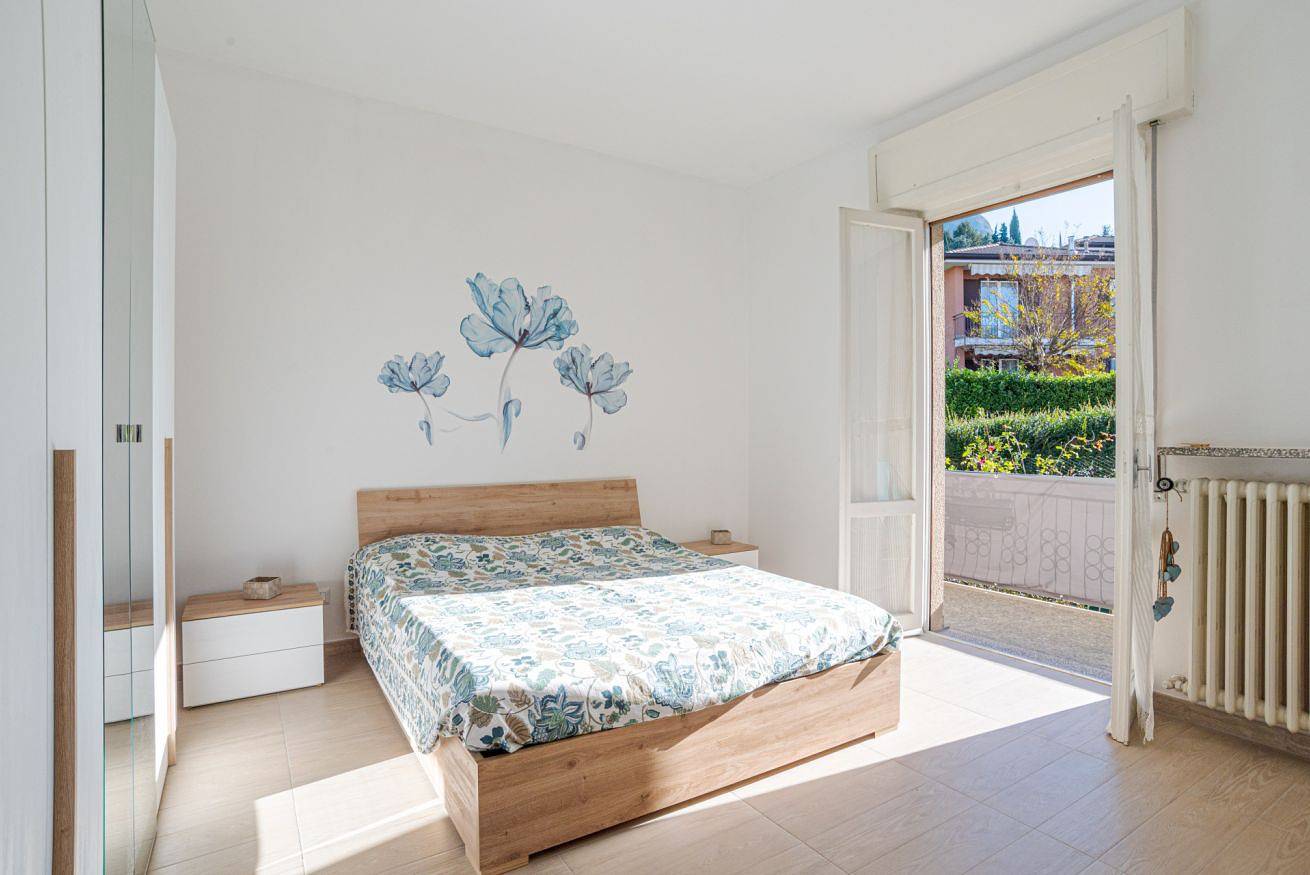 Ganze Wohnung, Ferienwohnung für 2 Personen mit Balkon/Terrasse in Lierna, Westliche Bergamo-Alpen