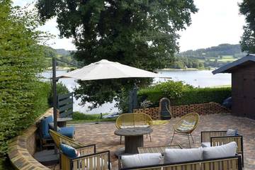 Cottage pour 8 personnes, avec vue sur le lac ainsi que vue et jardin dans Lac de Pannecière