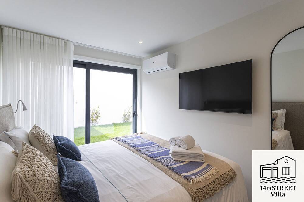14 St Villa - Espinho, Ocean here and Porto city just there. in Espinho, Aveiro Distrikt