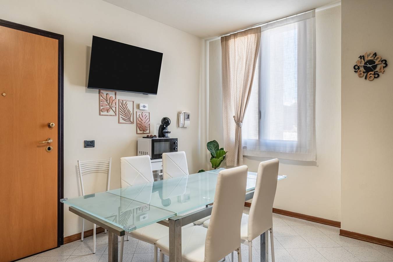 Casa Vacanze 'La Casa Di Leo' con Balcone, Wi-Fi e Aria Condizionata in Cerreto Guidi, Firenze province