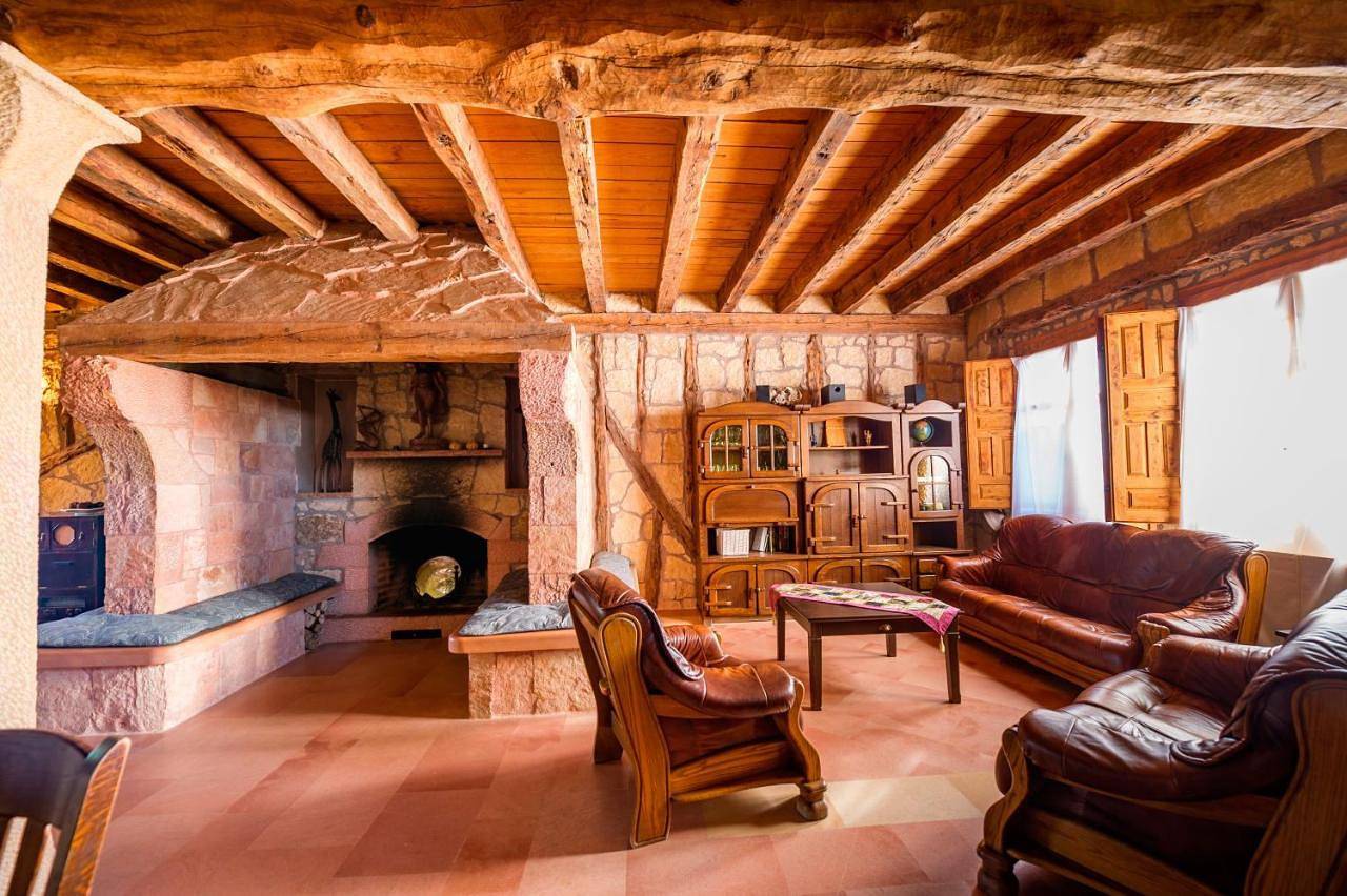 Los Lebreles Namaste I y Ii, desconecta en las Hoces del Duratón in Sepúlveda, Provincia de Segovia