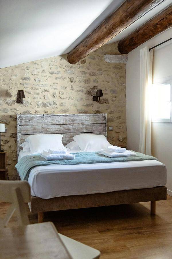 Location de vacances pour 4 personnes, avec piscine ainsi que jardin et terrasse à Mas-Blanc-des-Alpilles - 4