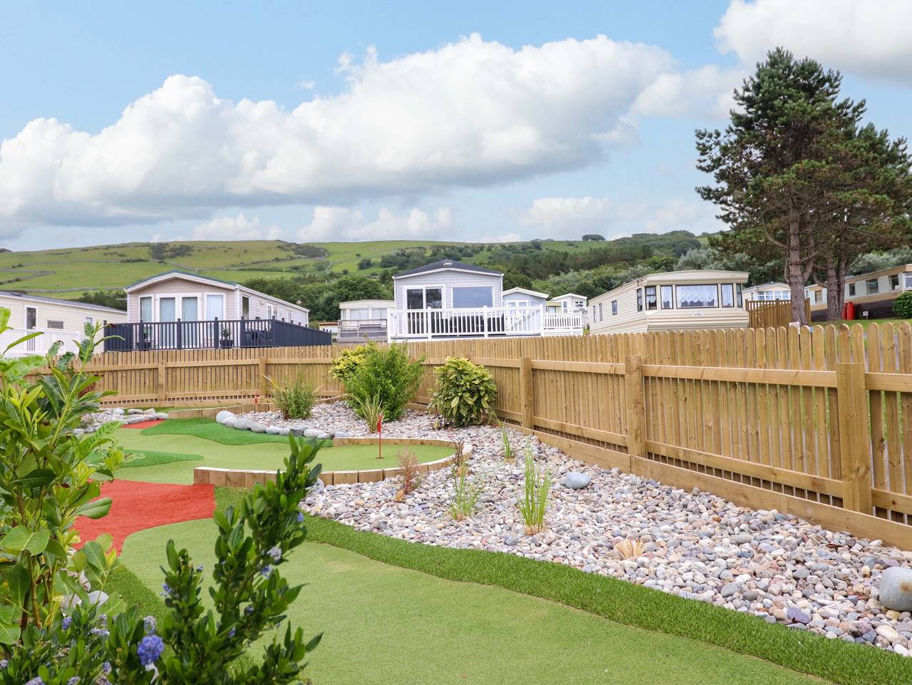 8 Puffin Way in Llwyngwril, Snowdonia