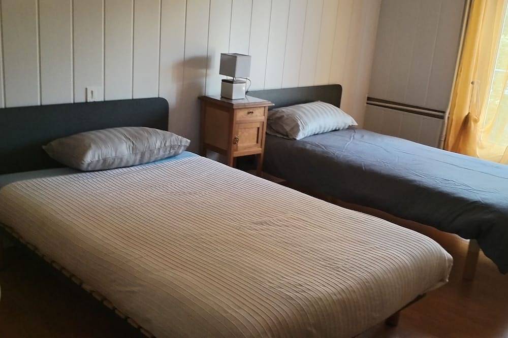 Large villa with garden near La Bourboule in Murat-le-Quaire, Volcans d'Auvergne Regional Nature Park