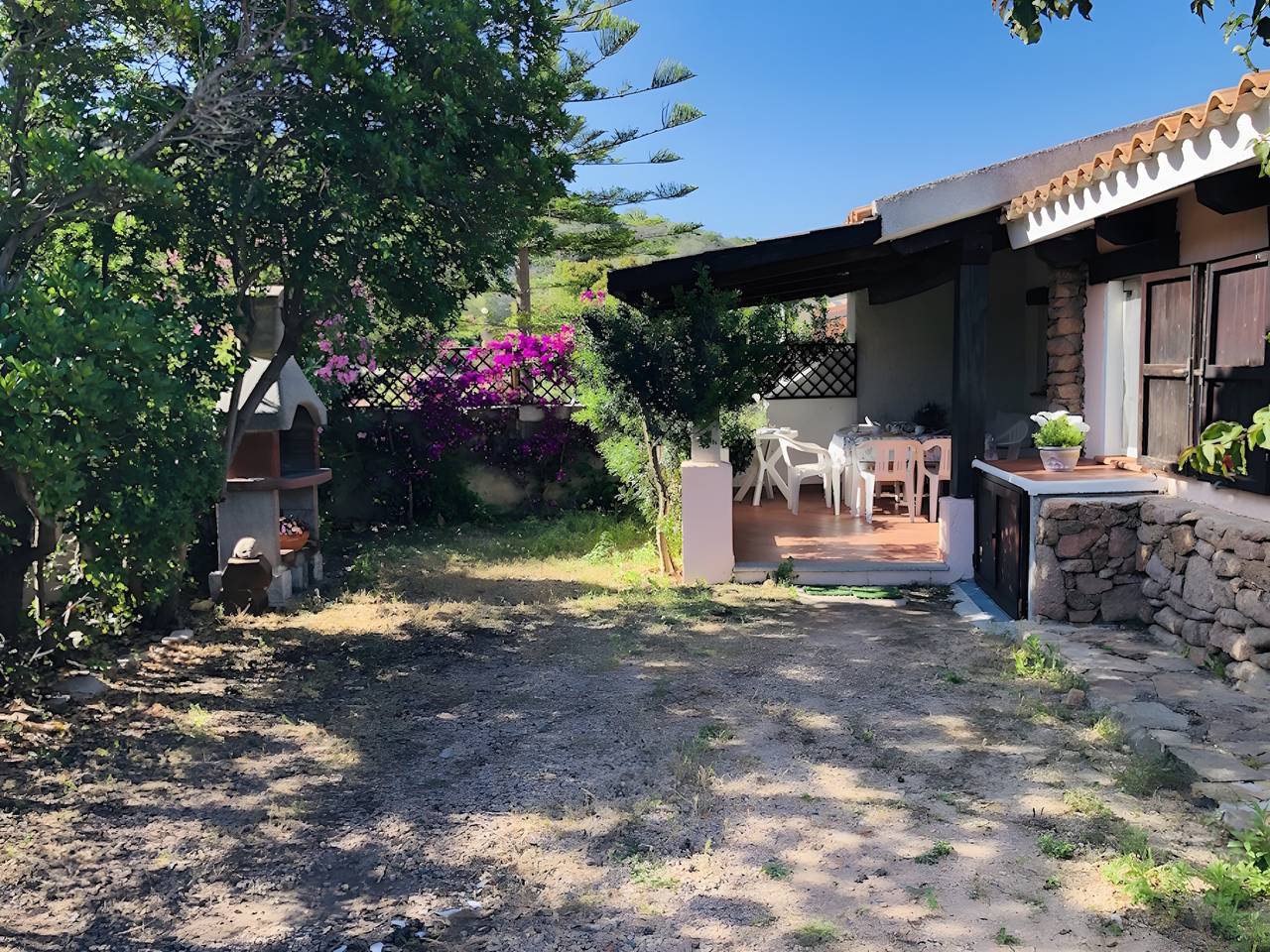 Hel lägenhet, Bouganville Two-Room Apartment 80 m from the Beach with Private Terrace, Garden & Ac in Porto Taverna, Loiri Porto San Paolo
