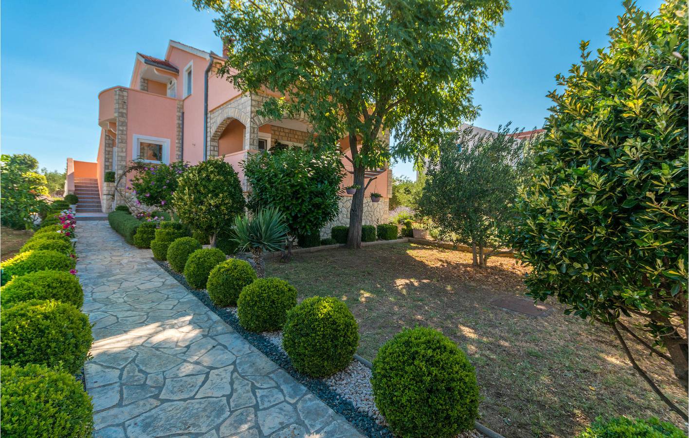 Ferienhaus für 10 Personen mit Garten in Grad Benkovac, Zadar