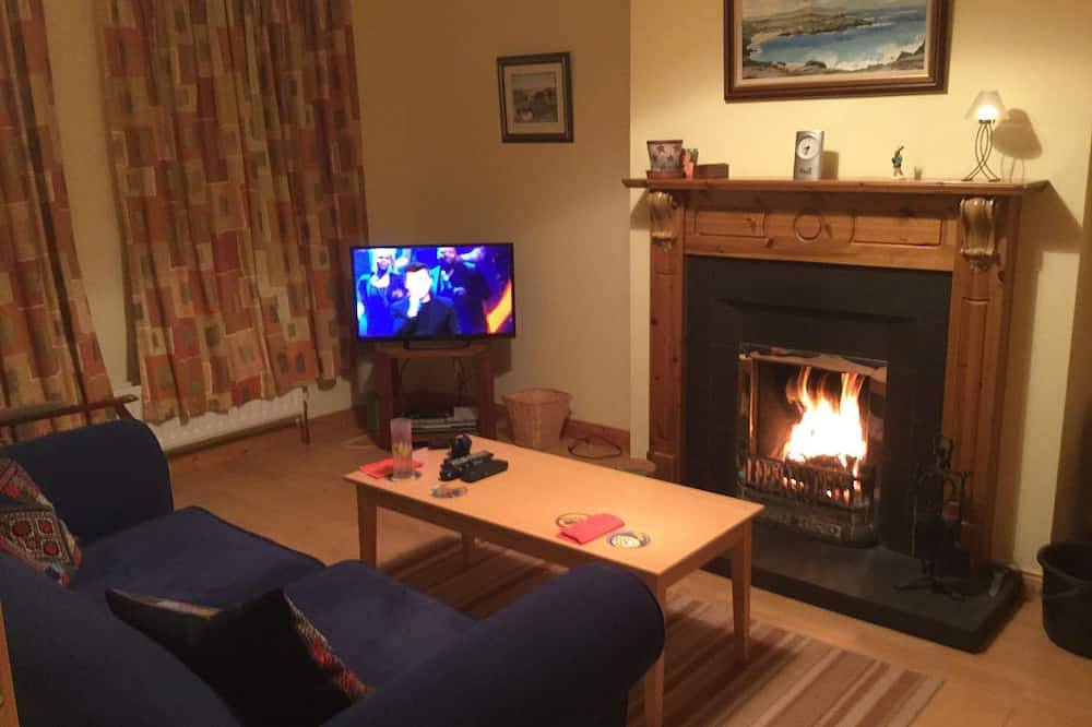 A Modern, Comfortable 3 Bedroom House, 5 Minutes From The  Causeway Coast in Bushmills, County Antrim