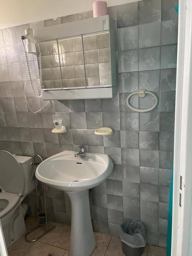 Location de vacances pour 2 personnes, avec piscine et vue ainsi que jardin et terrasse à Cozzano - 2