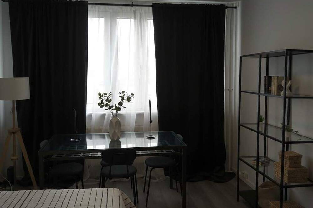 Entire apartment, Bright & Charming Studio at Alexanderplatz in Mitte Berlin, Berlin