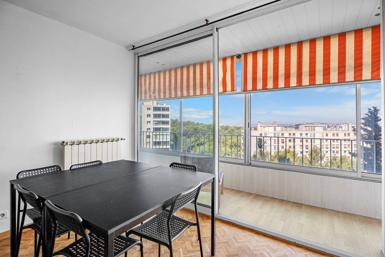 Appartement entier, Superbe appartement avec vue dégagée – 8 couchages – Marseille 9e in Marseille, Région de Marseille