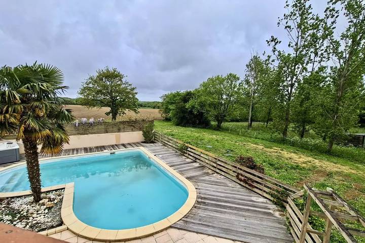 Location de vacances pour 18 personnes, avec sauna ainsi que piscine et jardin à Landevieille - 2