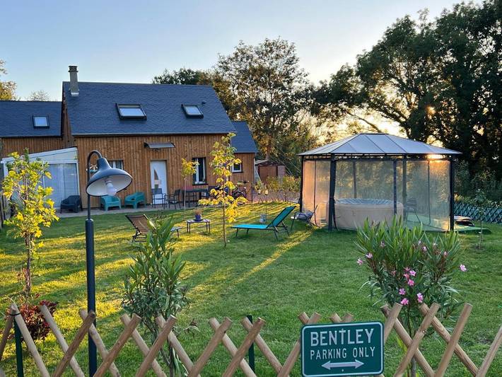Location de vacances pour 4 personnes, avec jardin et jacuzzi, adapté aux familles à Berville-sur-Mer - 2