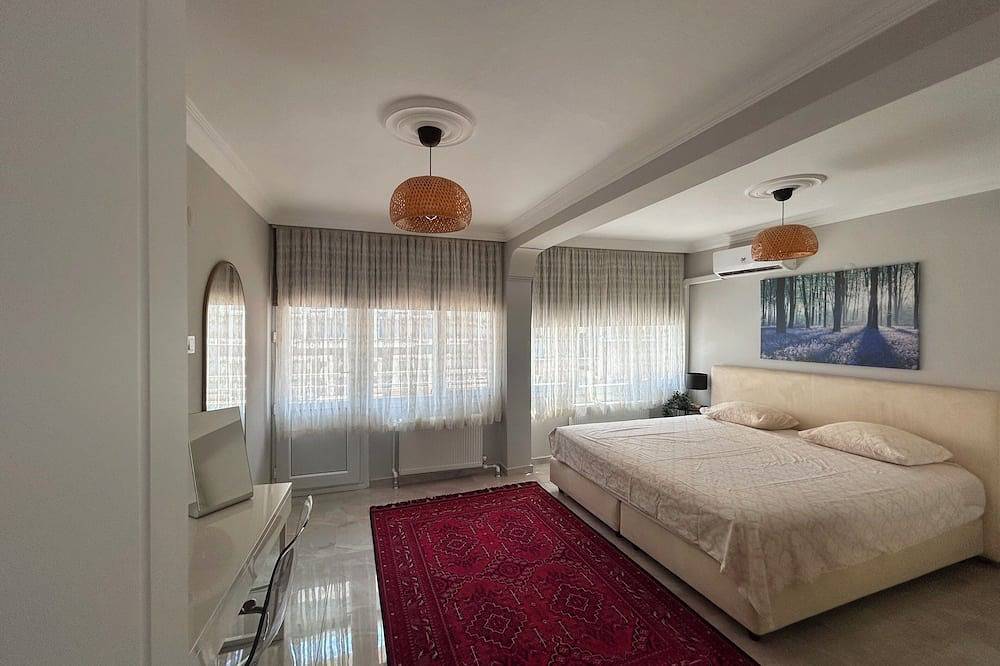 Appartement entier, Renovated comfy apartment with unique sea view in Izmir, Égée turque