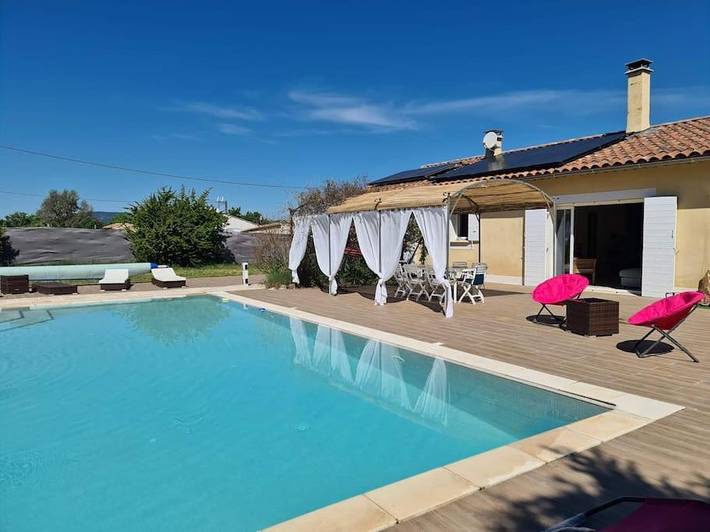 Location de vacances pour 8 personnes, avec jardin et piscine à Ginasservis - 4