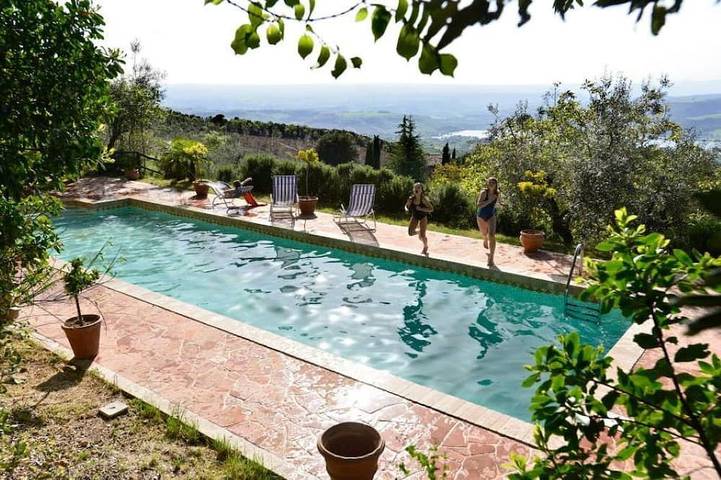 Villa für 11 Personen, mit Balkon und Garten in Baschi