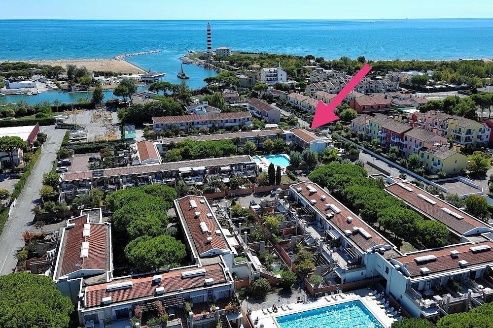 Beautiful terraced house with pool - right by the sea in Lido di Jesolo, Venedig Provinz