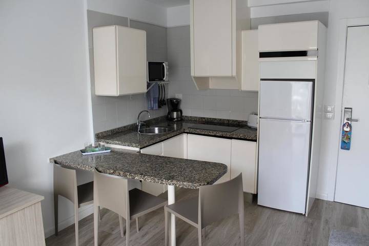 Location de vacances pour 2 personnes, avec terrasse et bassin pour enfant ainsi que piscine et sauna à Puerto de Santiago - 4