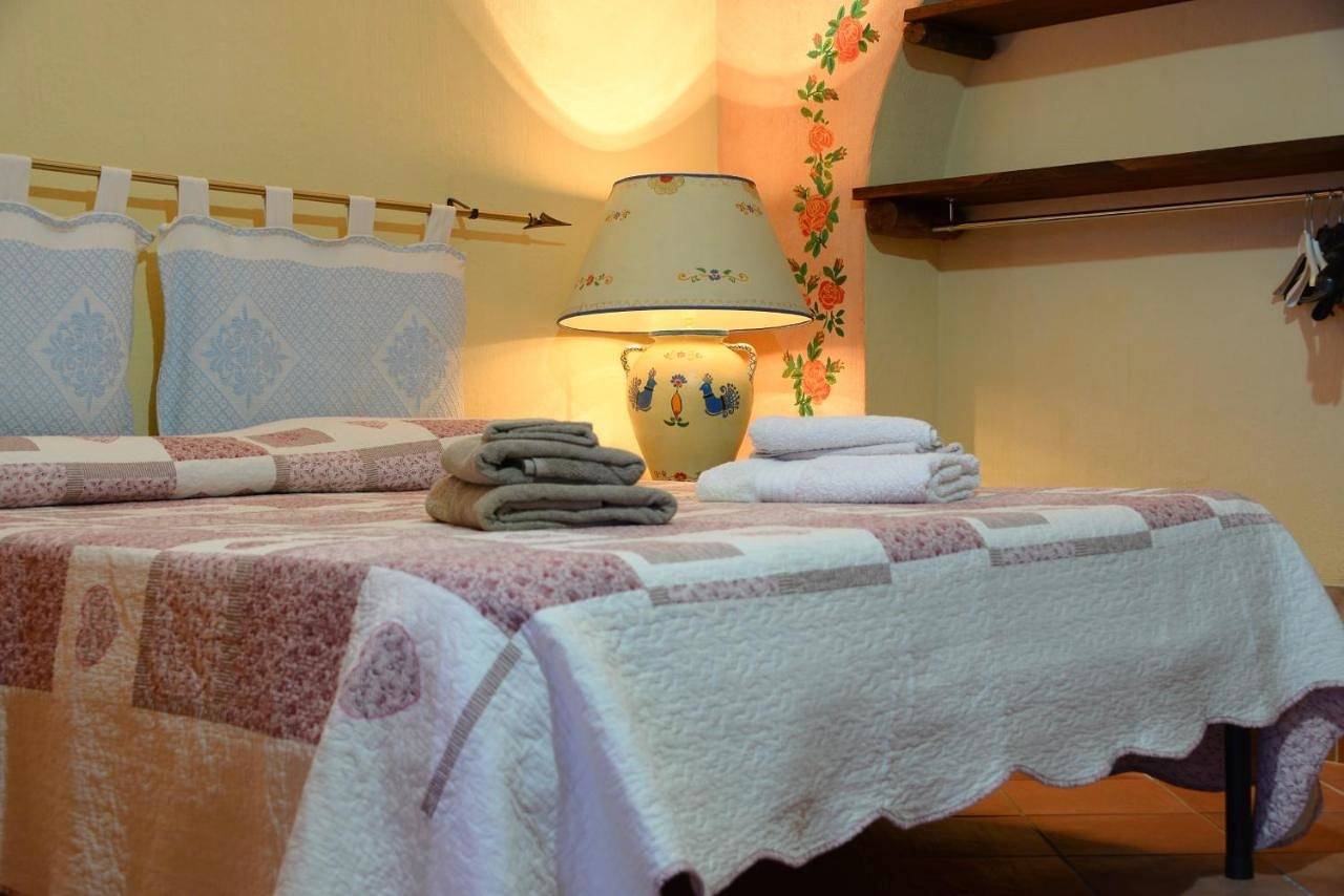 Triple Room with Private Bathroom in Loceri, Barbagia