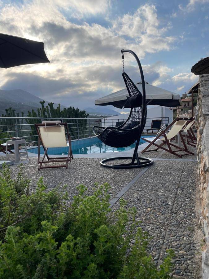 Villa für 2 Personen, mit Pool und Ausblick sowie Garten auf Kreta - 4