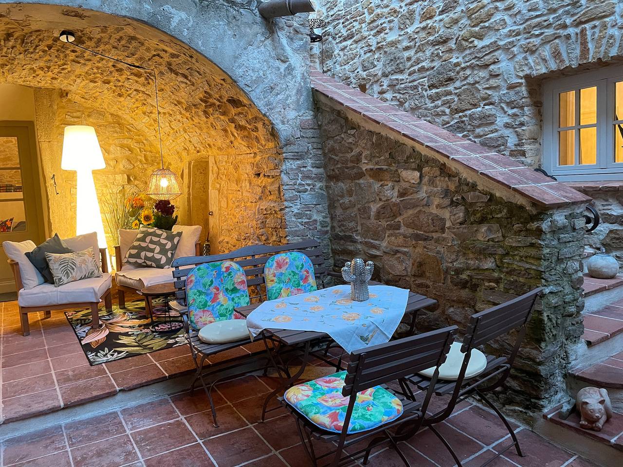 Appartement entier, Appartement 'Gite Vert - Paradis De Provence' avec terrasse commune et Wi-Fi in Le Pin, Région de Nîmes