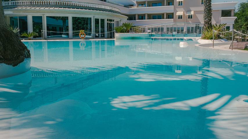 Appartamento vacanze per 4 persone, con giardino e piscina nonché terrazza - 1