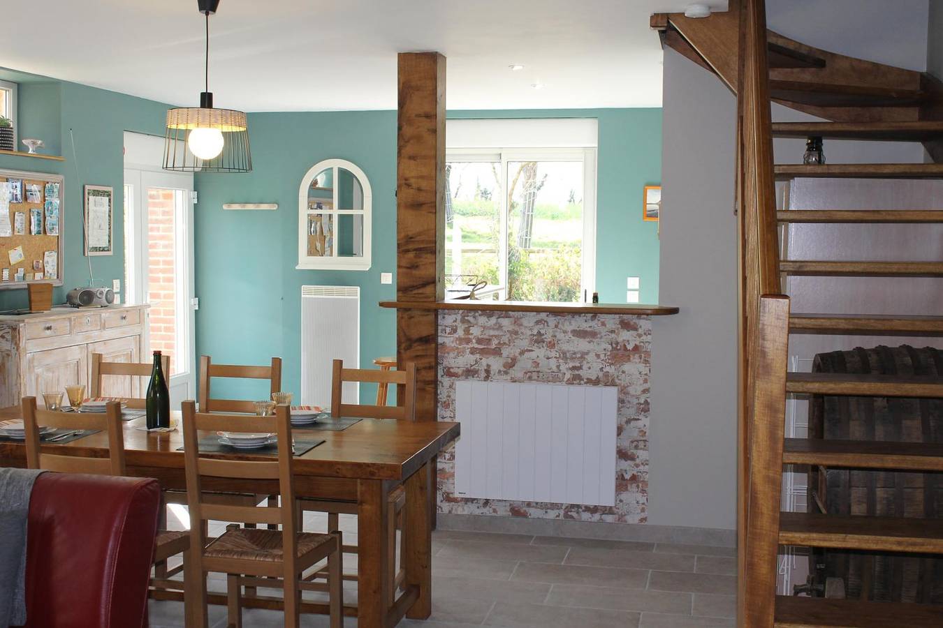 Riverside Gite con chimenea, TV e Internet in Côte de la Déroute