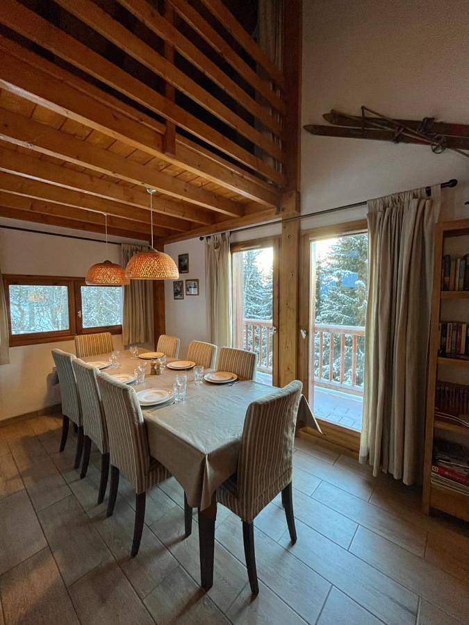 Chalet pour 10 personnes, avec jardin ainsi que terrasse et vue, animaux acceptés