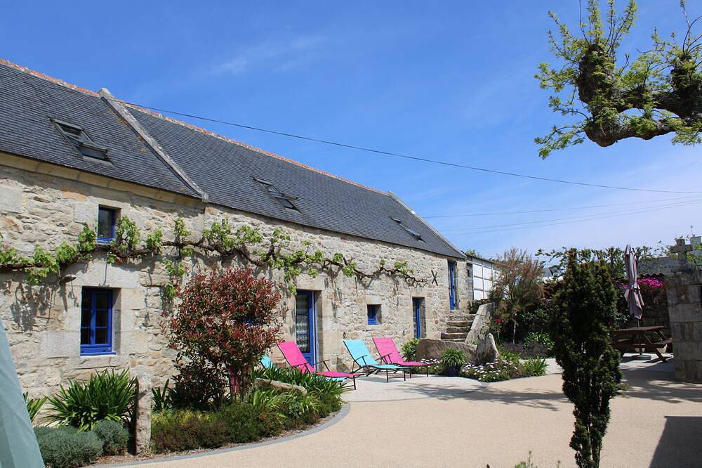 At The Farm At The End Of The World in Pointe du Raz, Plogoff
