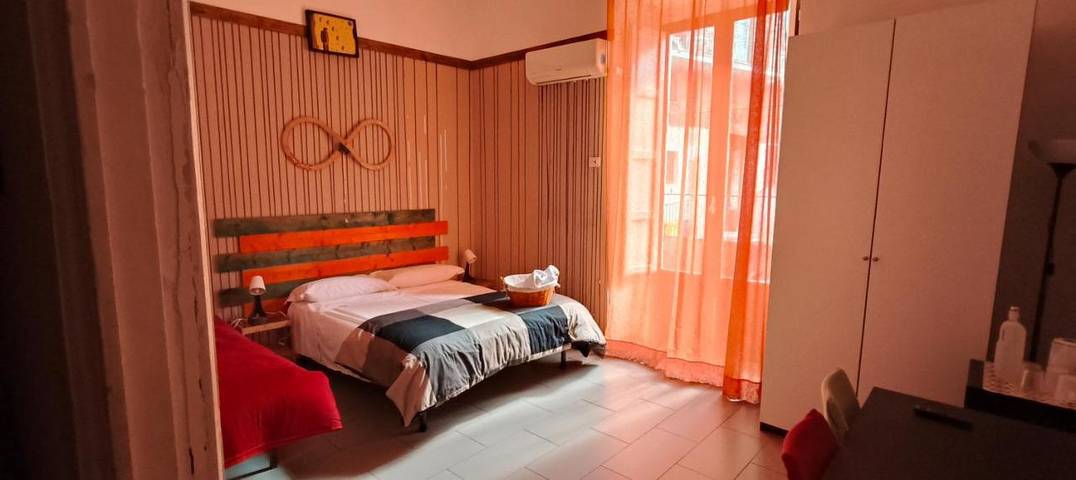 Chambre d’hôte pour 16 personnes, avec balcon à Catane - 4